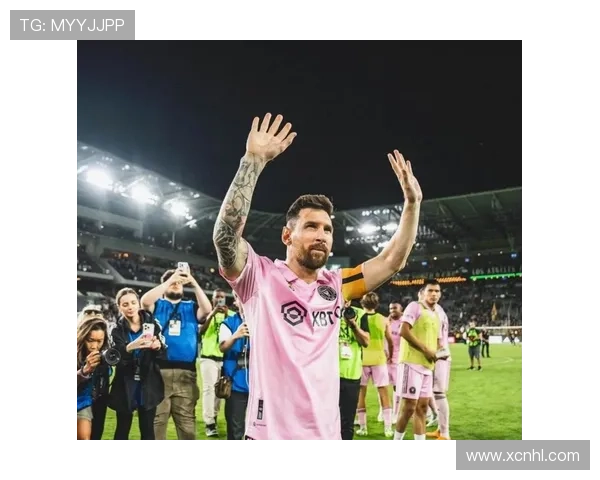 梅西加盟迈阿密国际后首场比赛大胜对手 展现超凡球技带领球队胜利